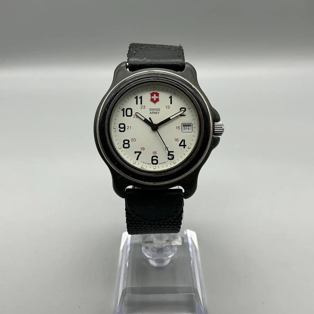 Victorinox Swiss Army Field Men Watch 36mm Swiss Made Leather Enamel New Battery
